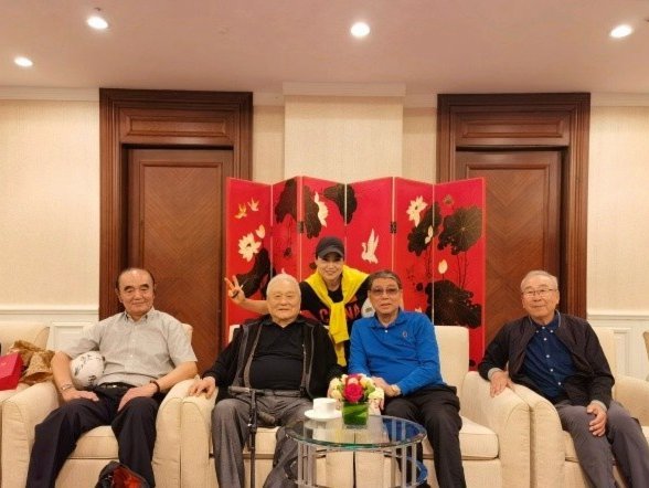 武磊为年维泗庆生：传承精神