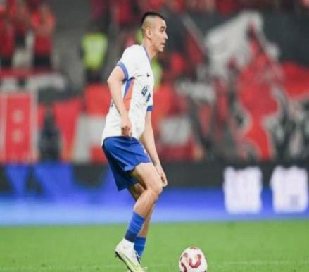 李小恒后点推射破门，泰山1-0浙江