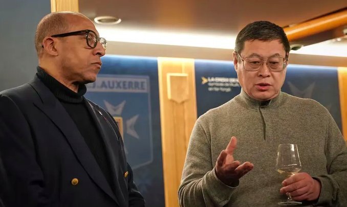 小魏还真在欧塞尔一线队注册了