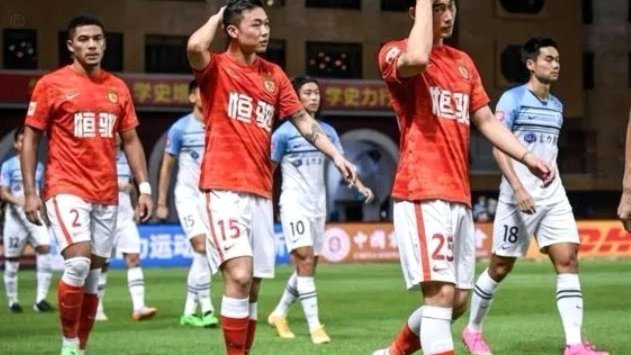 记者：恒大队运营资金多为集团借款，有球员被欠薪260万